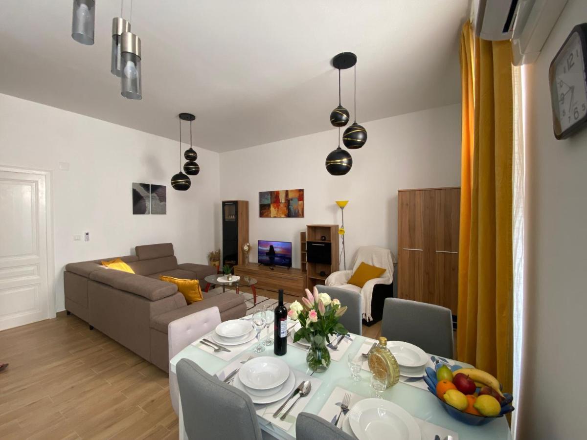Apartman Andela Pula Centar מראה חיצוני תמונה